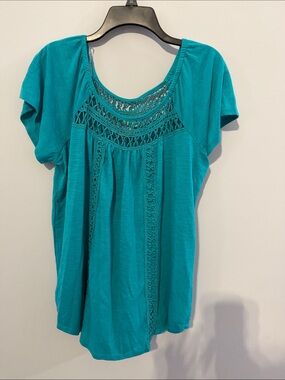 Absolutely Famous Teal Crochet Yoke Short Sleeve Tunic